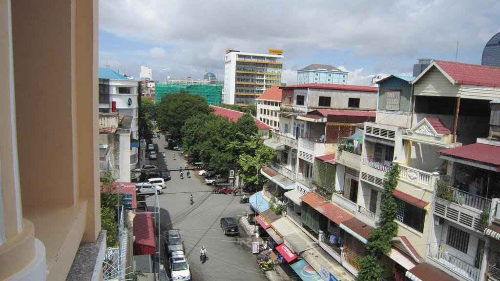 Jun Jun Guesthouse Phnom Penh Exterior photo